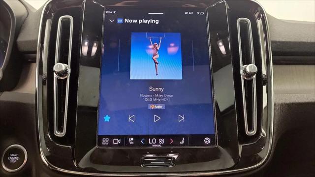 2023 Volvo XC40 B5 Ultimate Bright Theme