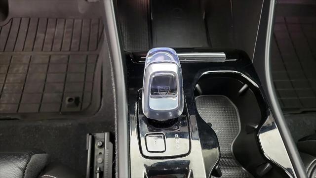 2023 Volvo XC40 B5 Ultimate Bright Theme