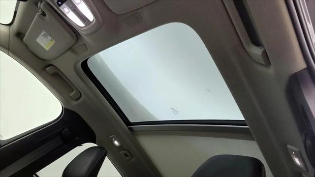 2023 Volvo XC40 B5 Ultimate Bright Theme