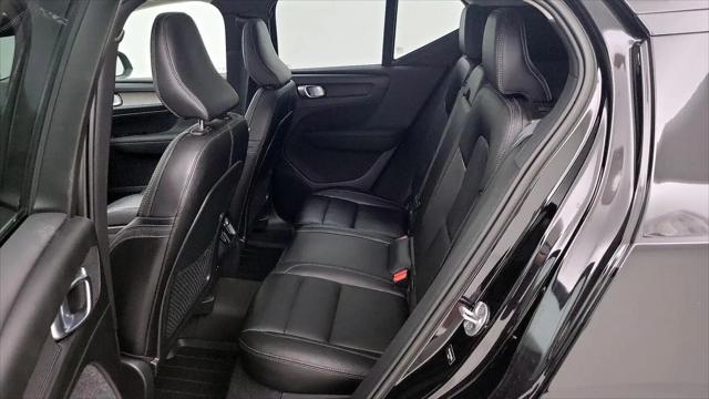2023 Volvo XC40 B5 Ultimate Bright Theme