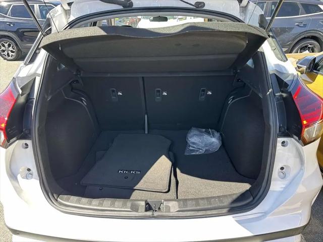 2024 Nissan Kicks S Xtronic CVT