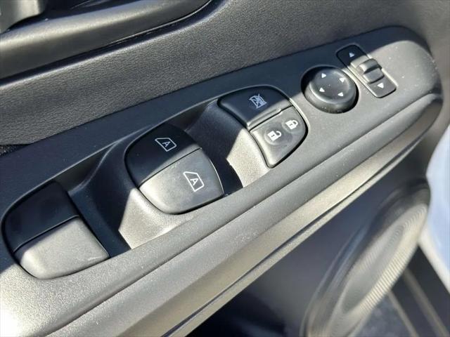 2024 Nissan Kicks S Xtronic CVT