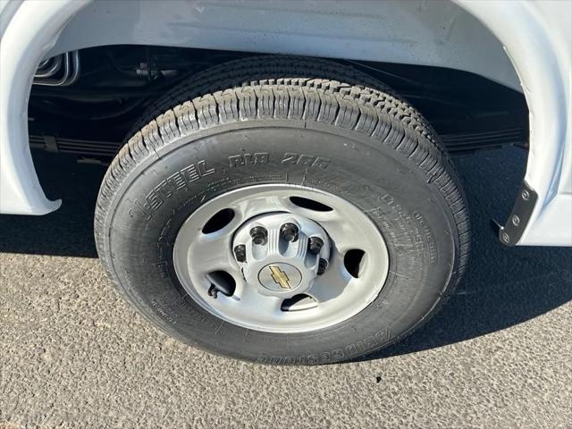 2026 Chevrolet Express Passenger 3500 Extended Wheelbase, LS, RWD