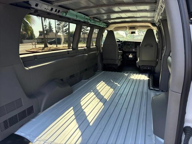 2026 Chevrolet Express Passenger 3500 Extended Wheelbase, LS, RWD