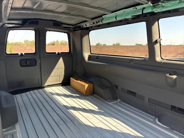 2026 Chevrolet Express Passenger 3500 Extended Wheelbase, LS, RWD