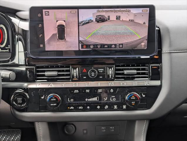 2026 Nissan Pathfinder SL