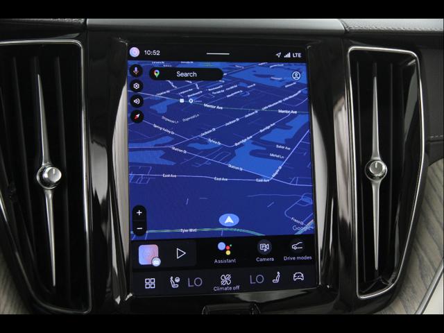 2023 Volvo XC60 Recharge T8 Ultimate Bright Theme
