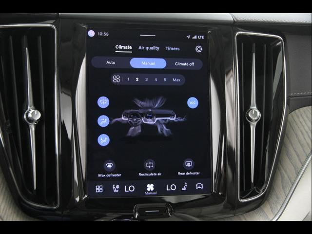 2023 Volvo XC60 Recharge T8 Ultimate Bright Theme