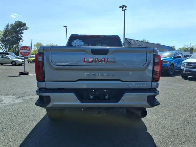 2024 GMC Sierra 2500HD 4WD Crew Cab Standard Bed Denali