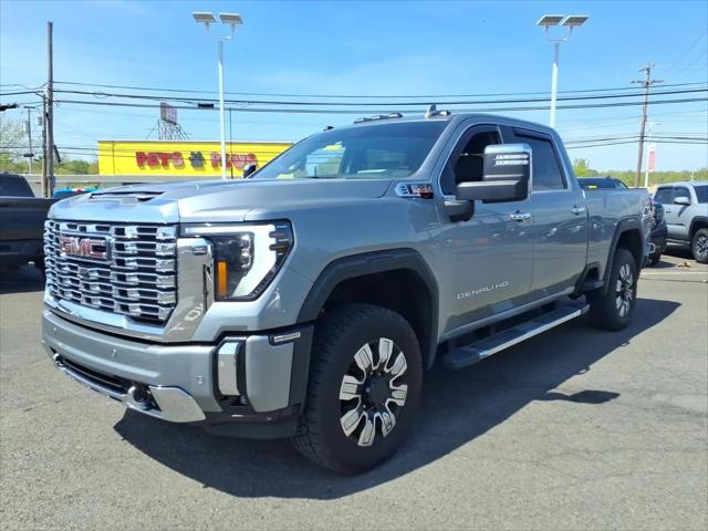 2024 GMC Sierra 2500HD 4WD Crew Cab Standard Bed Denali
