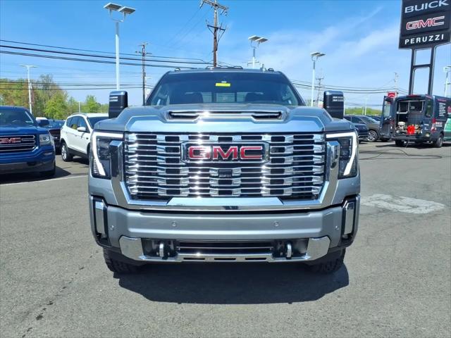2024 GMC Sierra 2500HD 4WD Crew Cab Standard Bed Denali