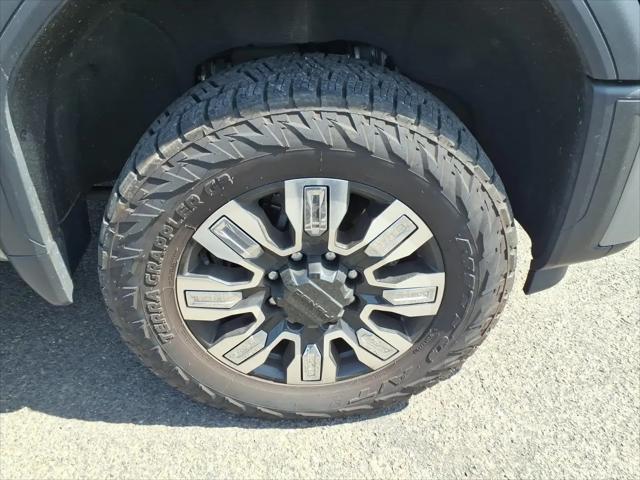2024 GMC Sierra 2500HD 4WD Crew Cab Standard Bed Denali