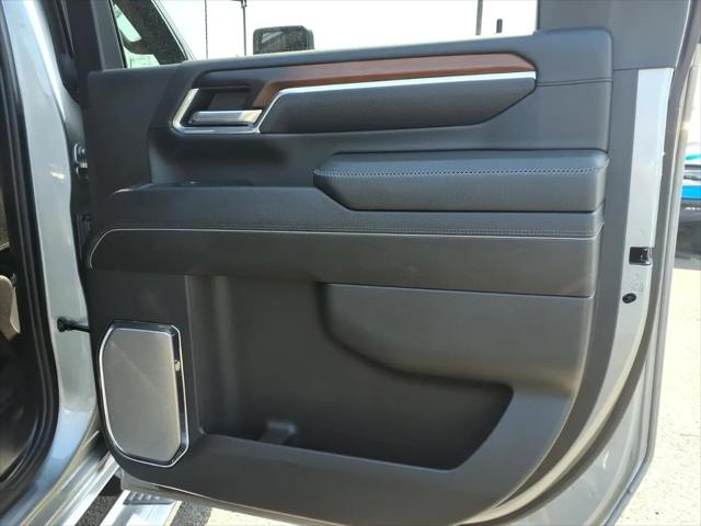 2024 GMC Sierra 2500HD 4WD Crew Cab Standard Bed Denali