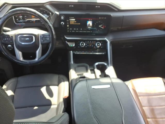 2024 GMC Sierra 2500HD 4WD Crew Cab Standard Bed Denali