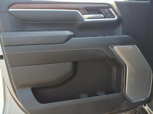 2024 GMC Sierra 2500HD 4WD Crew Cab Standard Bed Denali