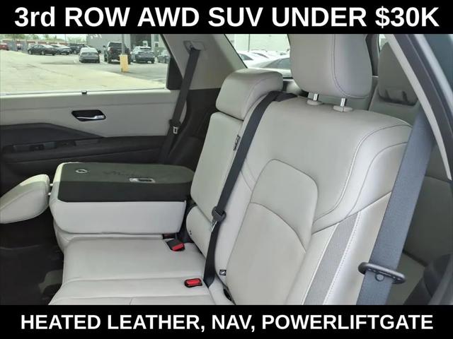 2023 Nissan Pathfinder SL 4WD