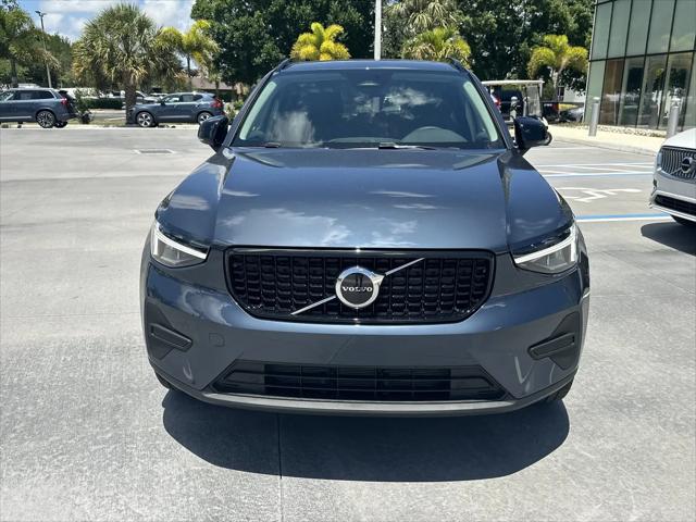2026 Volvo XC40 Core, B5 AWD Gas mild hybrid, Dark