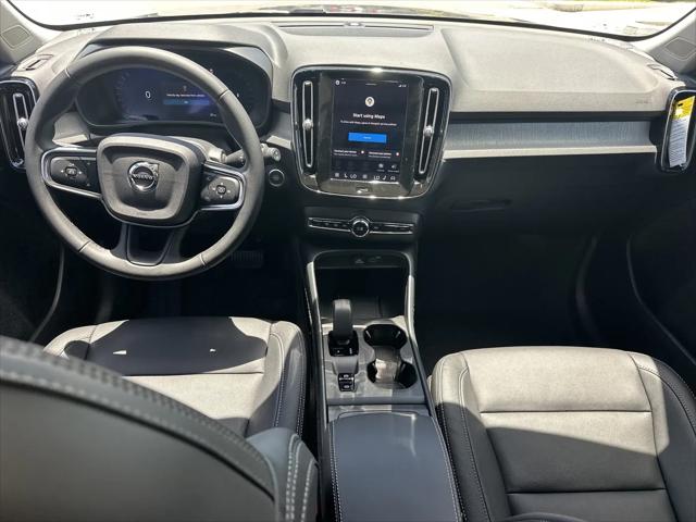 2026 Volvo XC40 Core, B5 AWD Gas mild hybrid, Dark