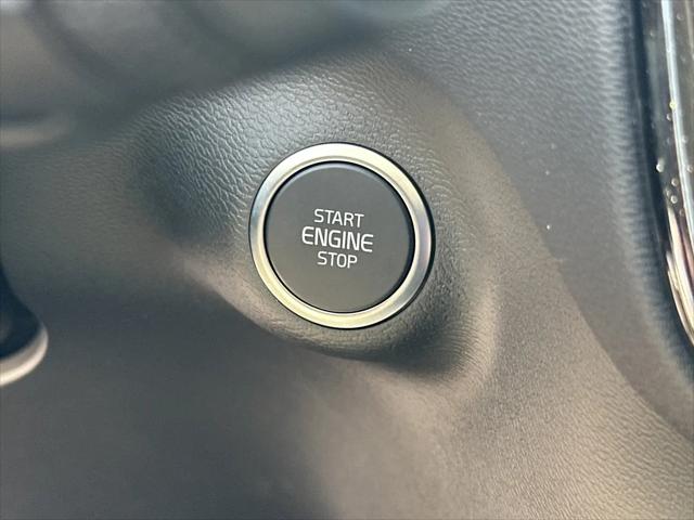 2026 Volvo XC40 Core, B5 AWD Gas mild hybrid, Dark