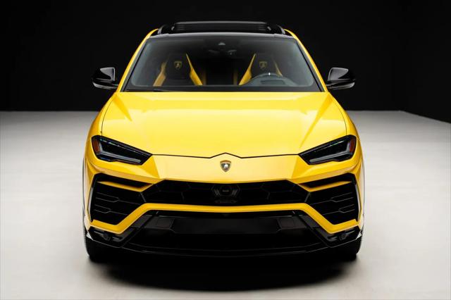 2021 Lamborghini Urus Pearl Capsule