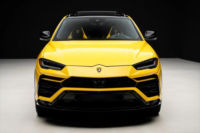 2021 Lamborghini Urus Pearl Capsule