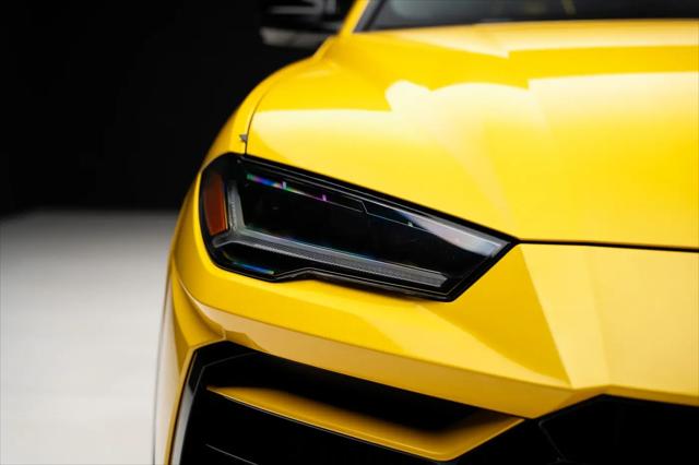 2021 Lamborghini Urus Pearl Capsule