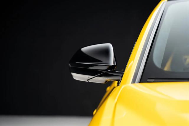 2021 Lamborghini Urus Pearl Capsule