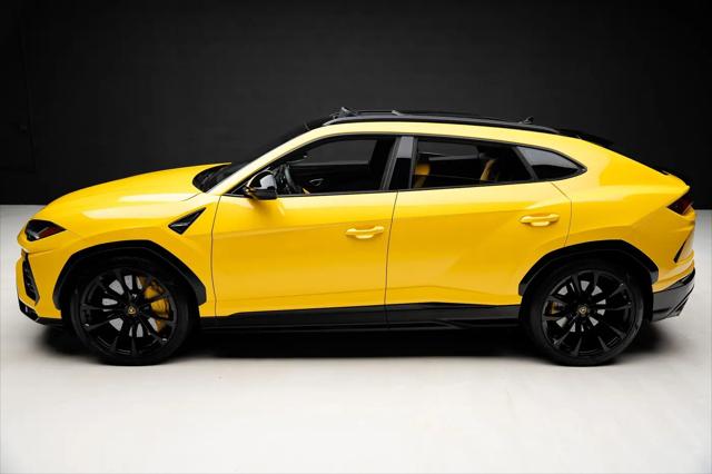 2021 Lamborghini Urus Pearl Capsule