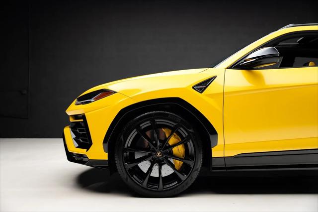 2021 Lamborghini Urus Pearl Capsule