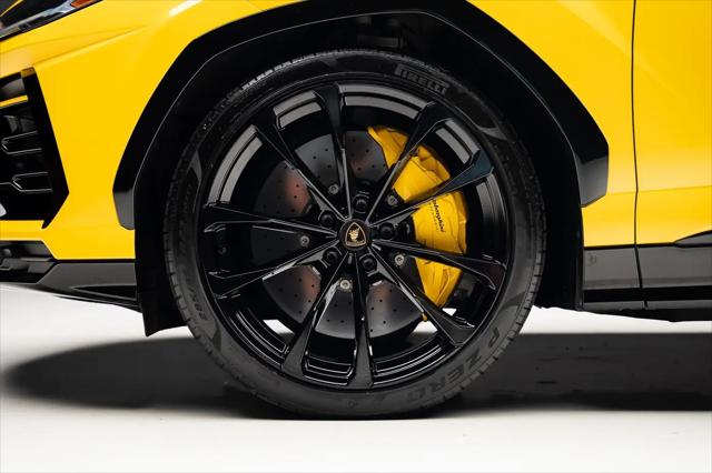 2021 Lamborghini Urus Pearl Capsule