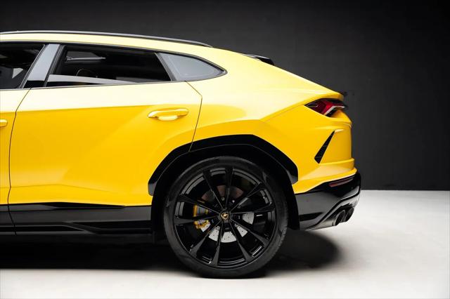 2021 Lamborghini Urus Pearl Capsule