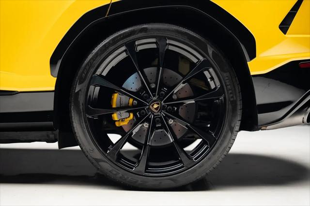 2021 Lamborghini Urus Pearl Capsule