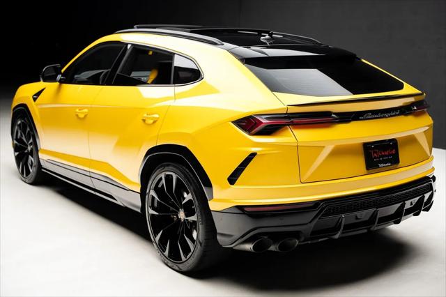 2021 Lamborghini Urus Pearl Capsule