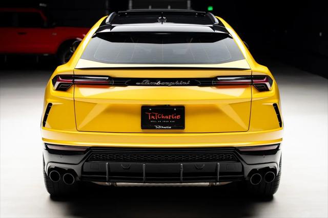 2021 Lamborghini Urus Pearl Capsule