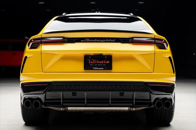 2021 Lamborghini Urus Pearl Capsule