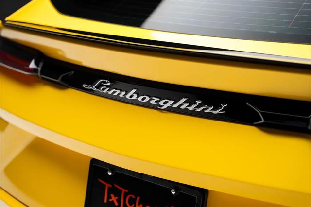 2021 Lamborghini Urus Pearl Capsule