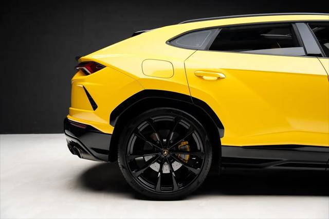 2021 Lamborghini Urus Pearl Capsule