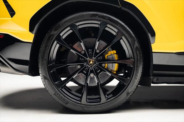 2021 Lamborghini Urus Pearl Capsule