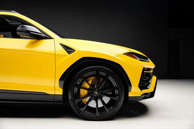 2021 Lamborghini Urus Pearl Capsule