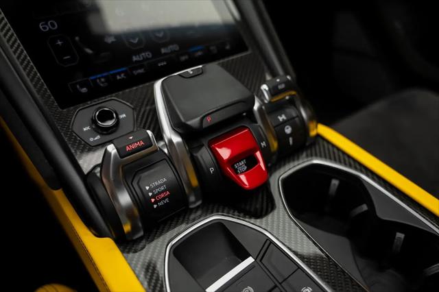 2021 Lamborghini Urus Pearl Capsule