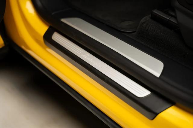 2021 Lamborghini Urus Pearl Capsule