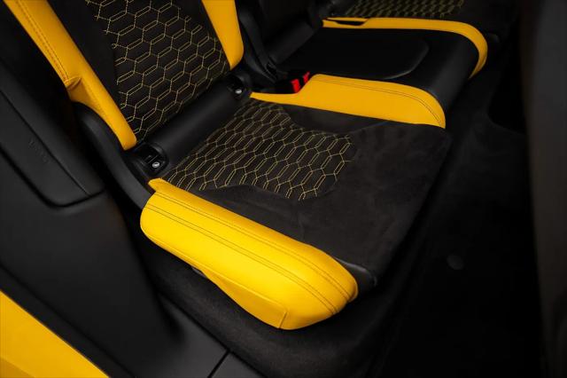 2021 Lamborghini Urus Pearl Capsule