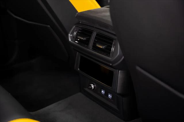 2021 Lamborghini Urus Pearl Capsule