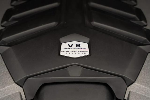 2021 Lamborghini Urus Pearl Capsule