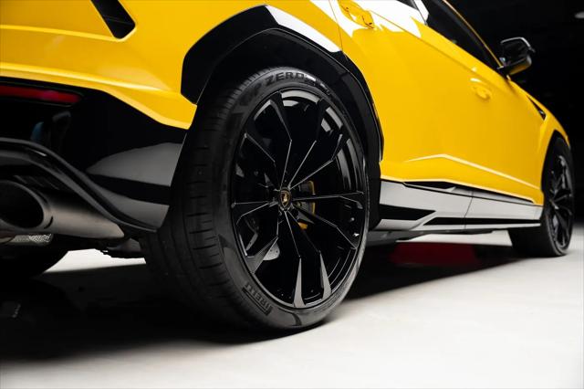 2021 Lamborghini Urus Pearl Capsule