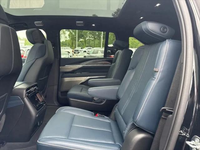 2025 Cadillac Escalade Luxury 2 AWD