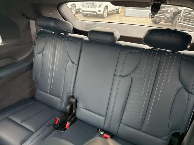 2025 Cadillac Escalade Luxury 2 AWD