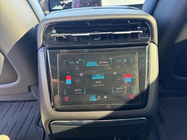 2025 Cadillac Escalade Luxury 2 AWD