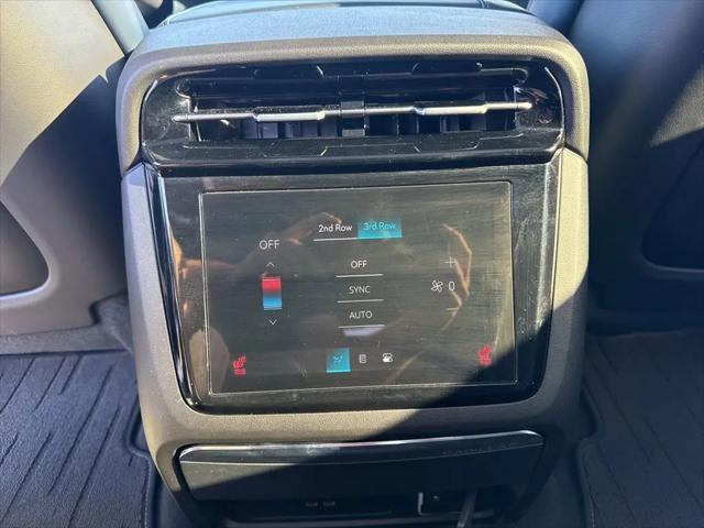 2025 Cadillac Escalade Luxury 2 AWD