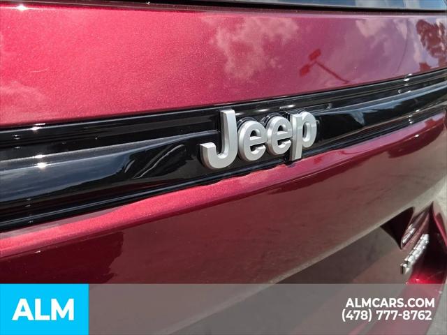 2025 Jeep Grand Cherokee Laredo X 4x4